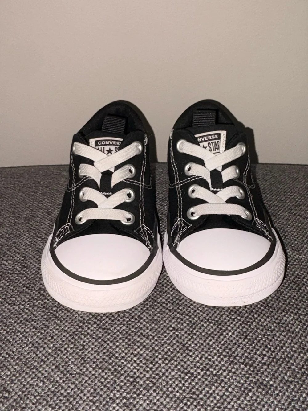 Converse Kids Black and White Low Top Sneakers size 9